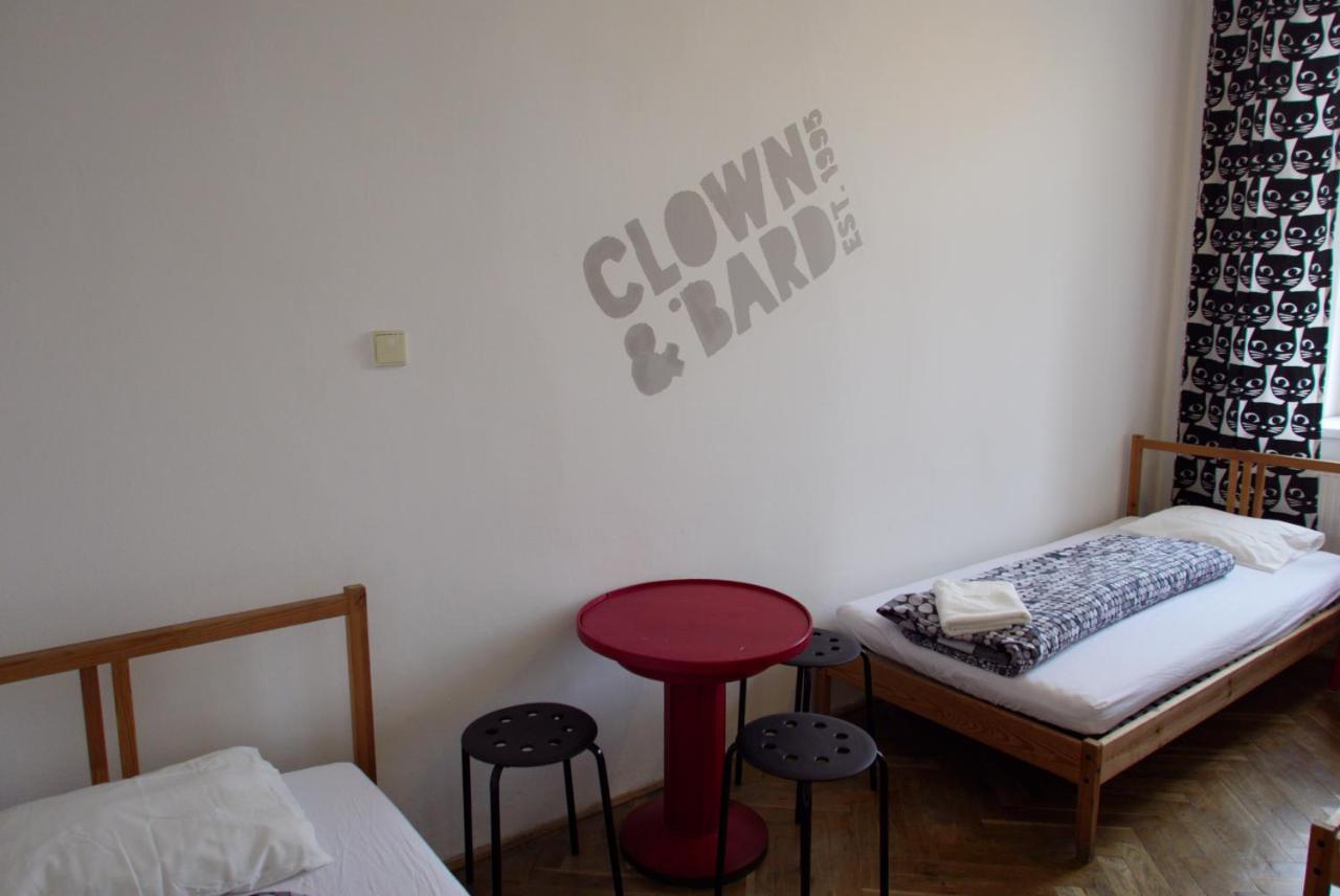 Clown And Bard Hostel Prag Dış mekan fotoğraf