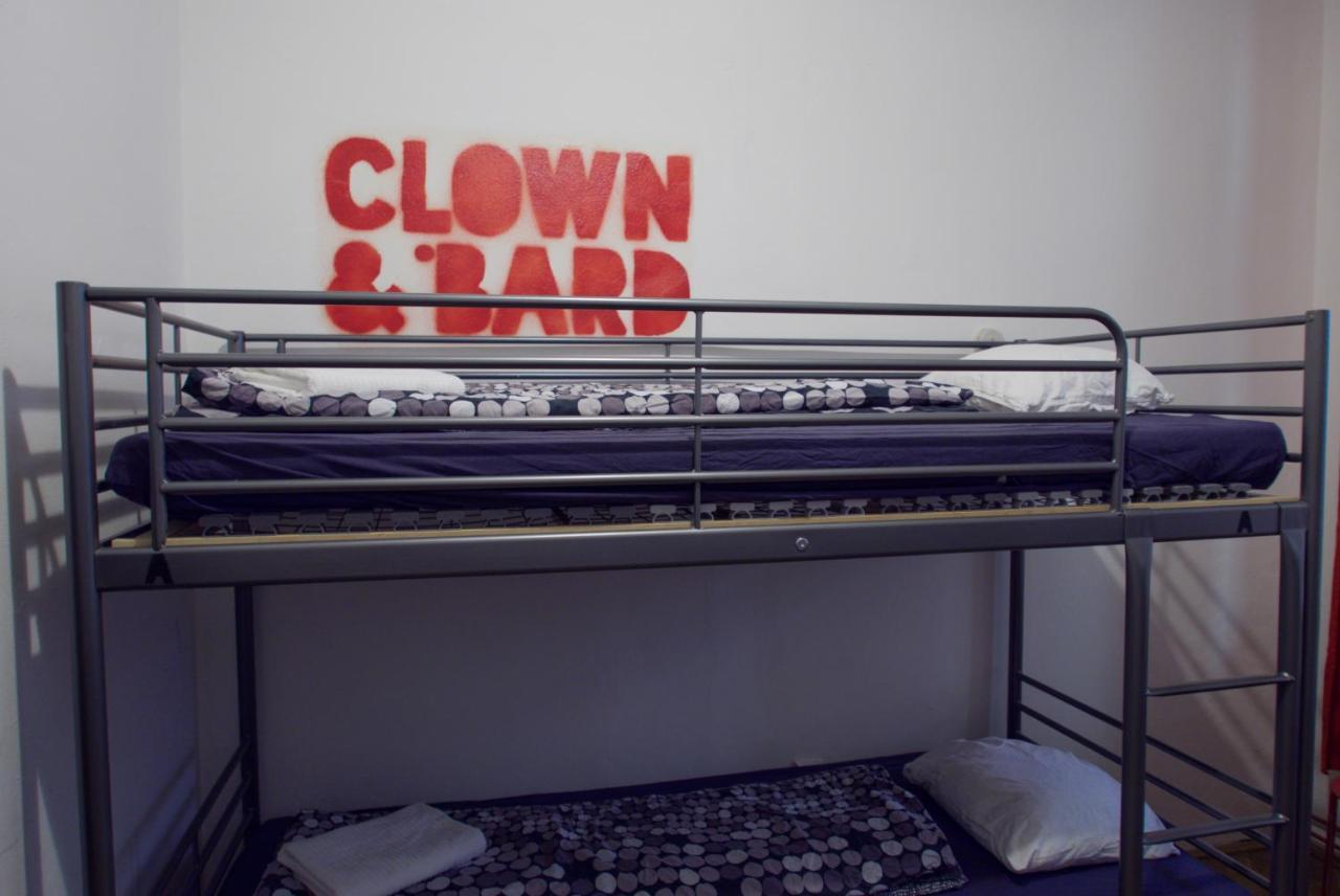 Clown And Bard Hostel Prag Dış mekan fotoğraf