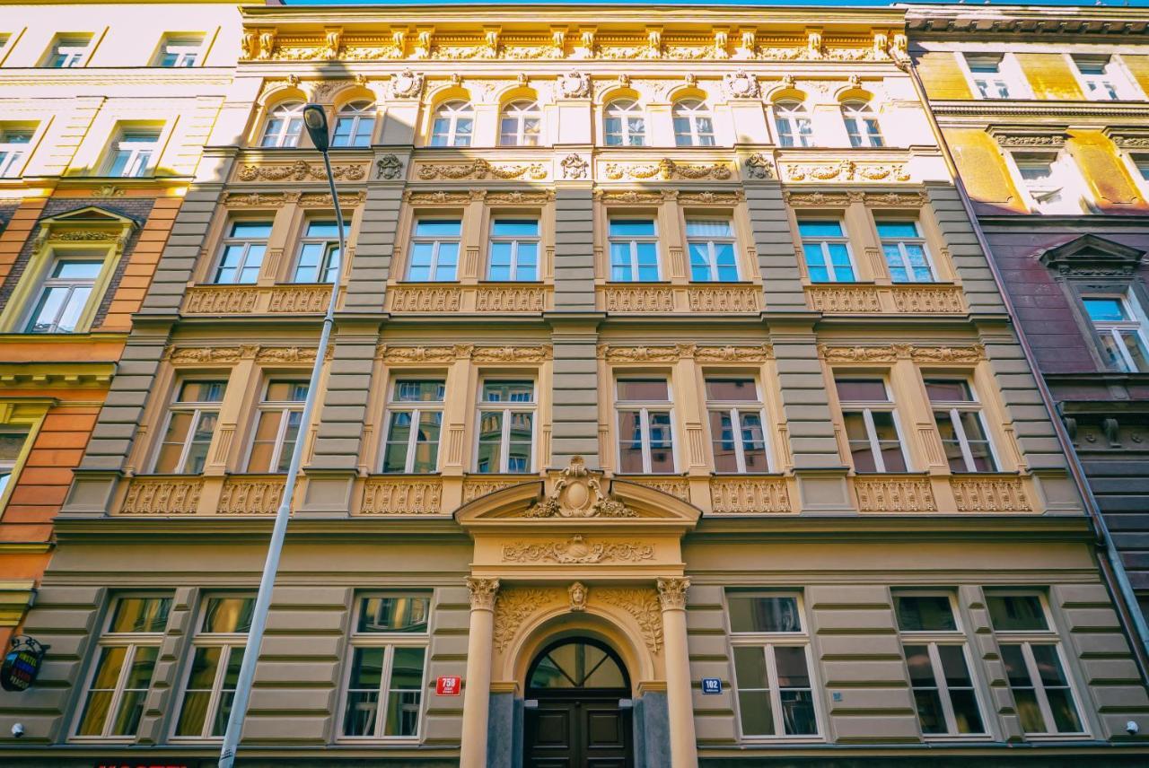 Clown And Bard Hostel Prag Dış mekan fotoğraf