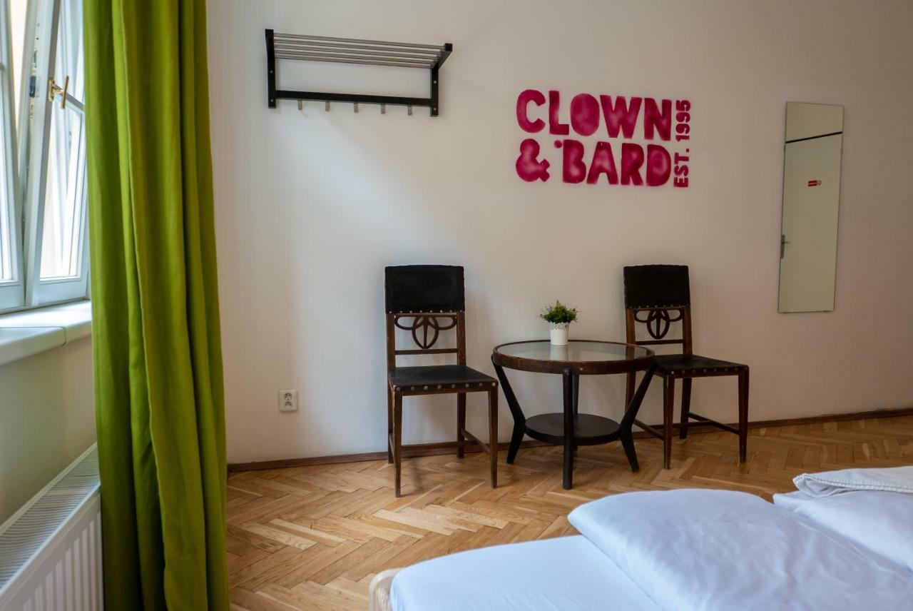 Clown And Bard Hostel Prag Dış mekan fotoğraf